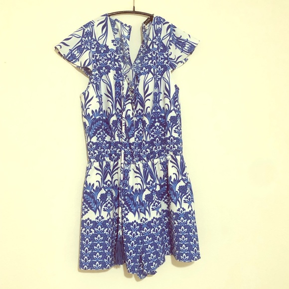 Dresses & Skirts - Arc & Co cute floral design romper blue white